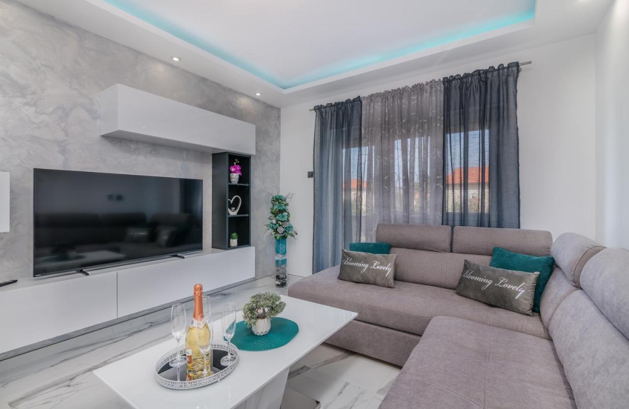 Apartman Luxury Lure Крк Екстер'єр фото